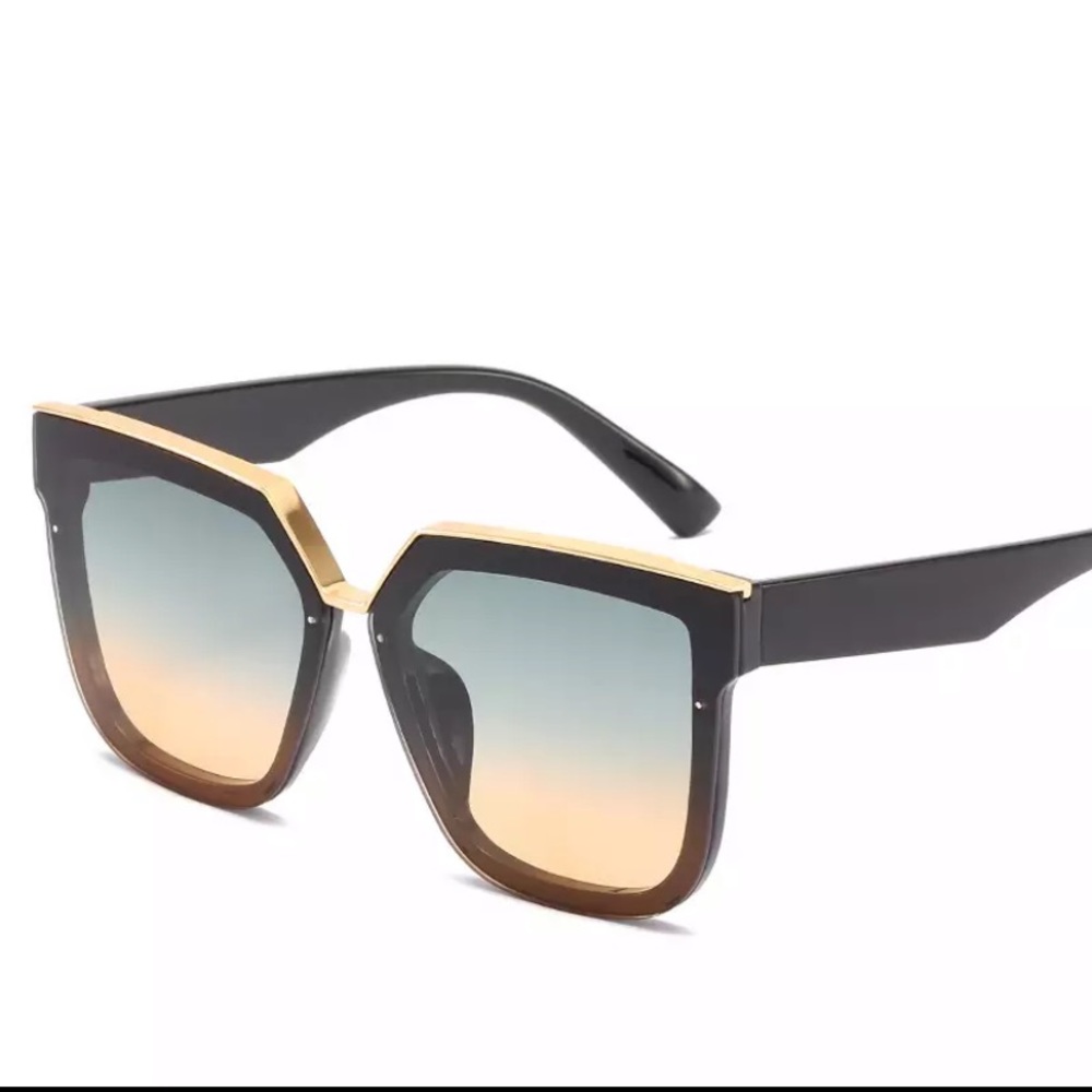 🆕 Oversized Square Plastic Frame Sunglasses - Picture 2 of 7